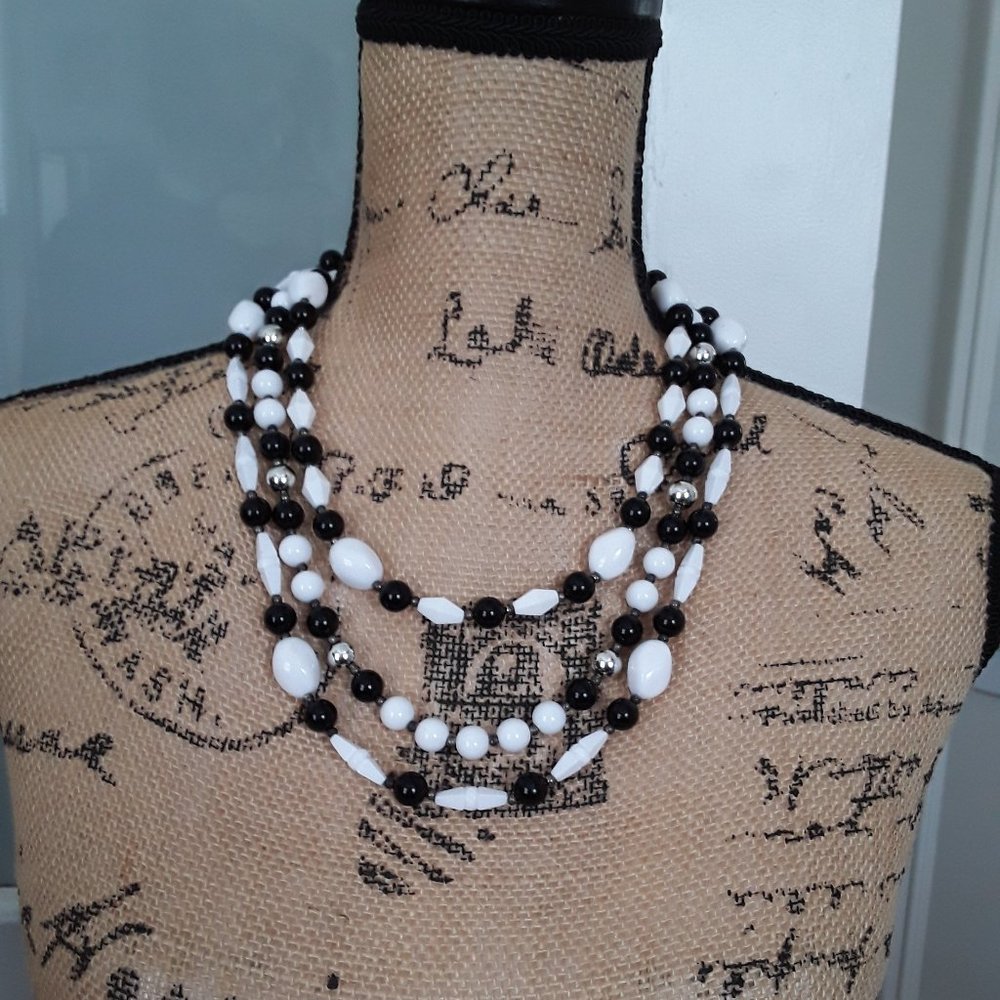 Vintage Black White Beaded Lucite Necklace Chuncky Multi Strand New Old Stock